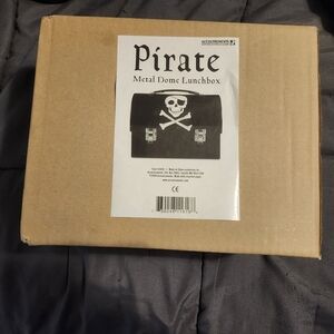 Metal lunchbox pirate flag